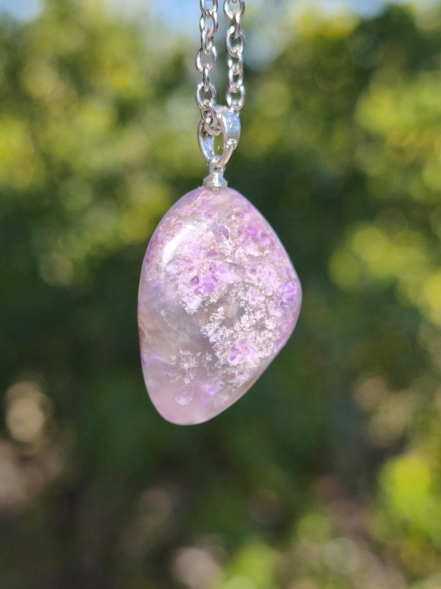 Sugilith / Sugilite Kette inkl. 925 Silberöse lila Edelstein Unikat Ethno Natur Heilstein Rarität Selten Flash Wow Sammler Investition Edel - Art of Nature Berlin