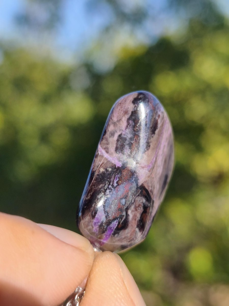 Sugilith / Sugilite Kette inkl. 925 Silberöse lila Edelstein Unikat Ethno Natur Heilstein Rarität Selten Flash Wow Sammler Investition Edel - Art of Nature Berlin
