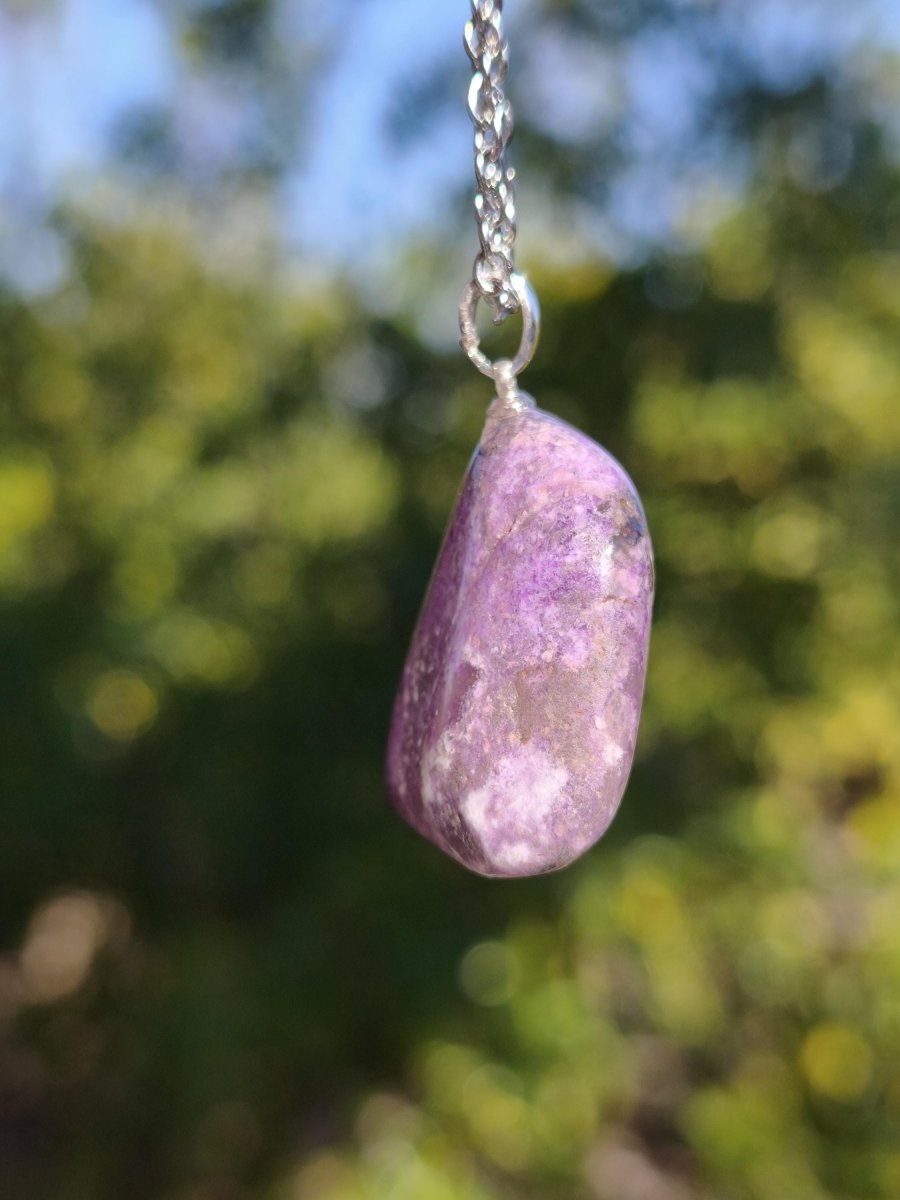 Sugilith / Sugilite Kette inkl. 925 Silberöse lila Edelstein Unikat Ethno Natur Heilstein Rarität Selten Flash Wow Sammler Investition Edel - Art of Nature Berlin