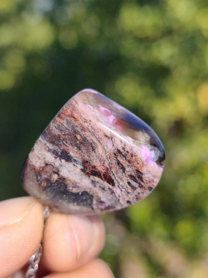 Sugilith / Sugilite Kette inkl. 925 Silberöse lila Edelstein Unikat Ethno Natur Heilstein Rarität Selten Flash Wow Sammler Investition Edel - Art of Nature Berlin