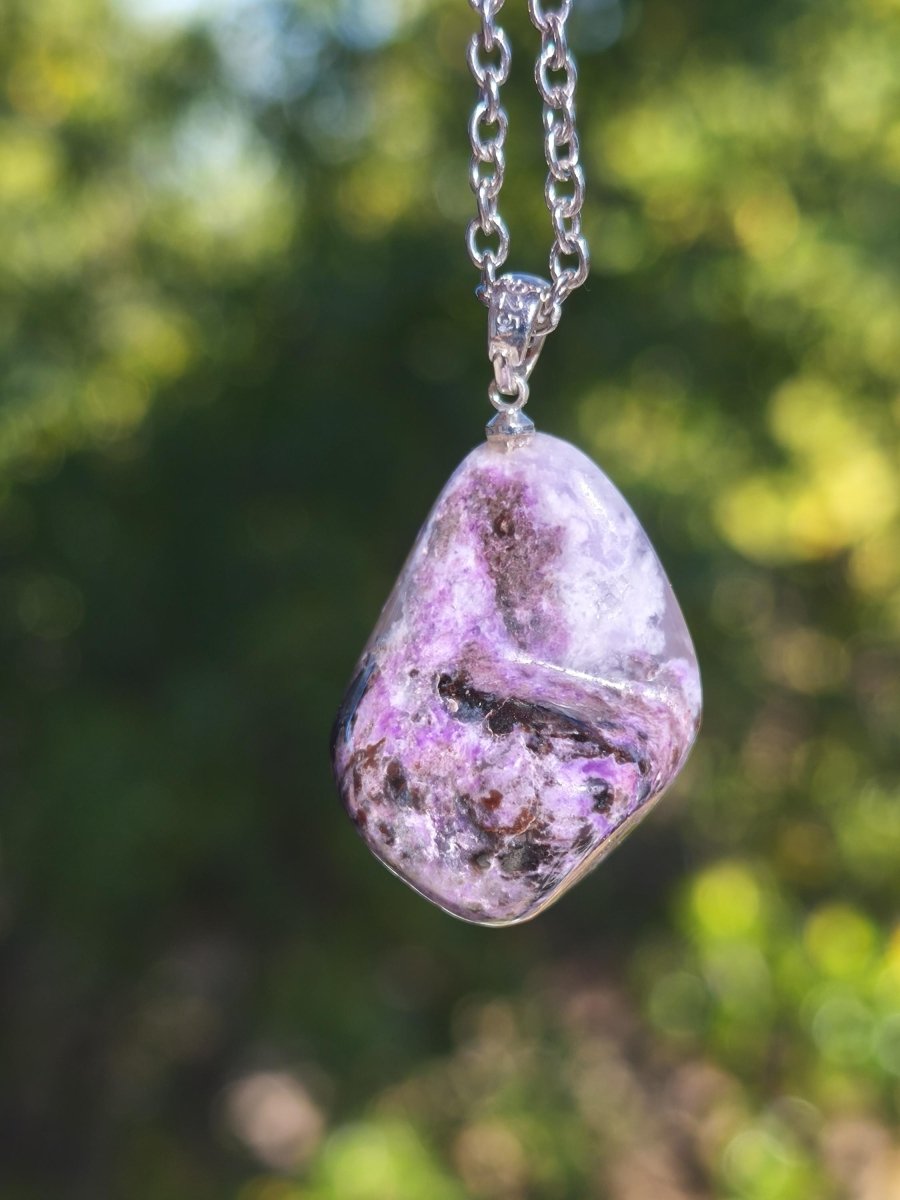 Sugilith / Sugilite Kette inkl. 925 Silberöse lila Edelstein Unikat Ethno Natur Heilstein Rarität Selten Flash Wow Sammler Investition Edel - Art of Nature Berlin
