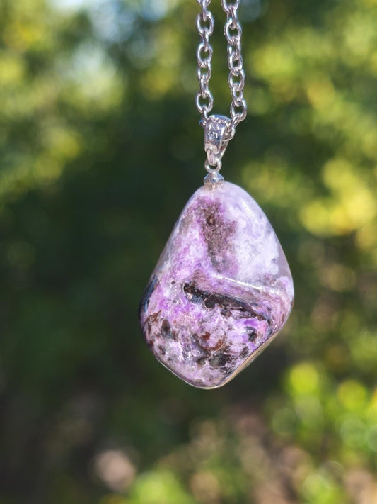 Sugilith / Sugilite Kette inkl. 925 Silberöse lila Edelstein Unikat Ethno Natur Heilstein Rarität Selten Flash Wow Sammler Investition Edel - Art of Nature Berlin