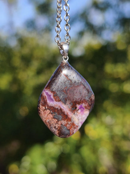 Sugilith / Sugilite Kette inkl. 925 Silberöse lila Edelstein Unikat Ethno Natur Heilstein Rarität Selten Flash Wow Sammler Investition Edel - Art of Nature Berlin