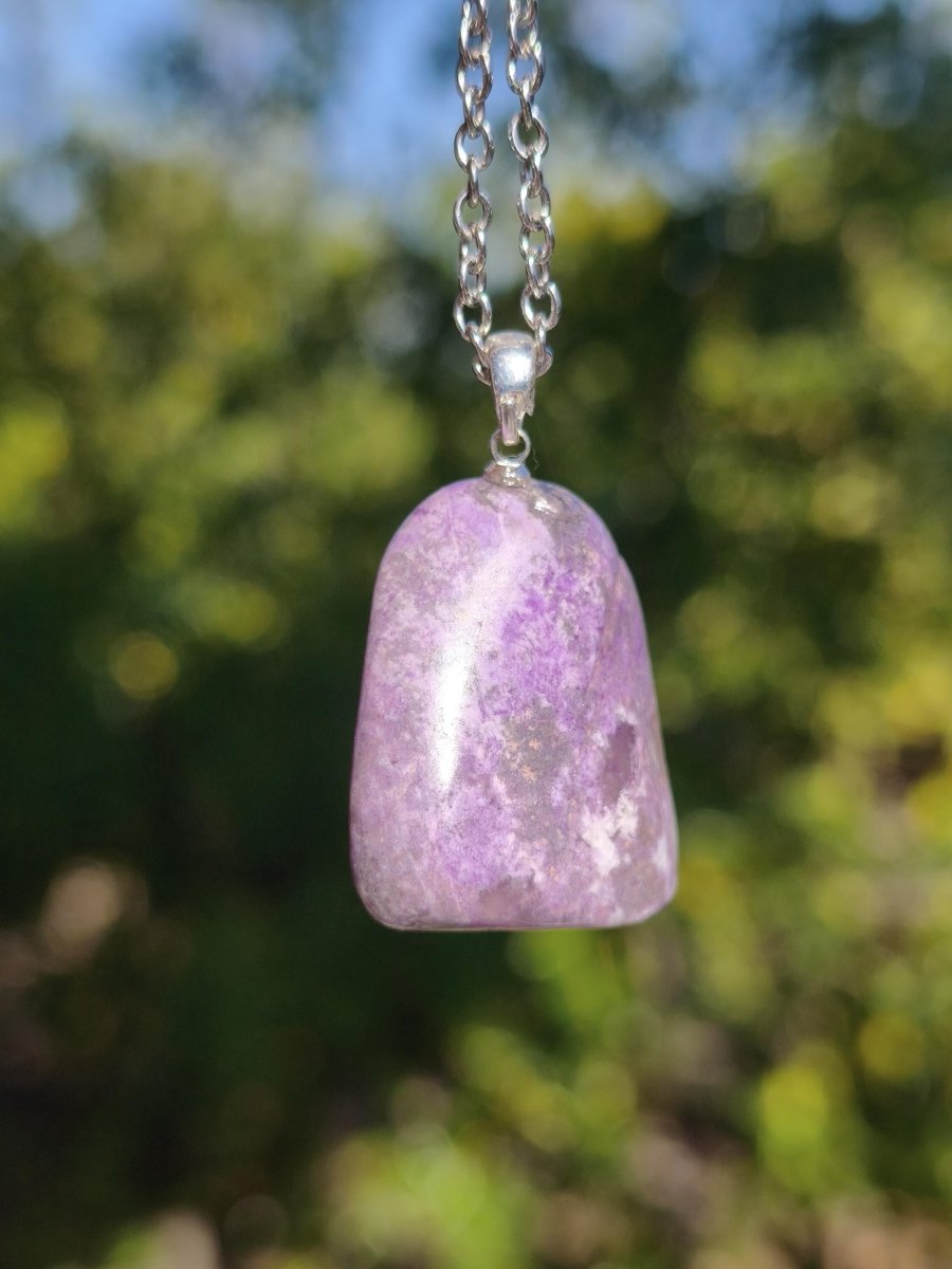 Sugilith / Sugilite Kette inkl. 925 Silberöse lila Edelstein Unikat Ethno Natur Heilstein Rarität Selten Flash Wow Sammler Investition Edel - Art of Nature Berlin