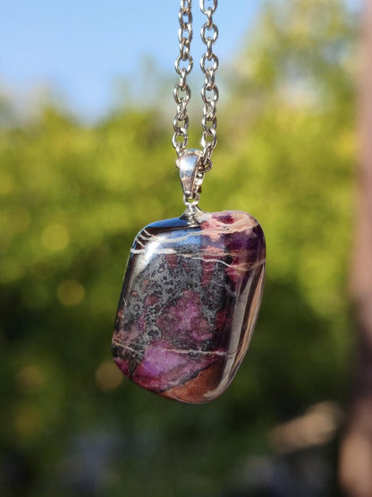 Sugilith / Sugilite Kette inkl. 925 Silberöse lila Edelstein Unikat Ethno Natur Heilstein Rarität Selten Flash Wow Sammler Investition Edel - Art of Nature Berlin