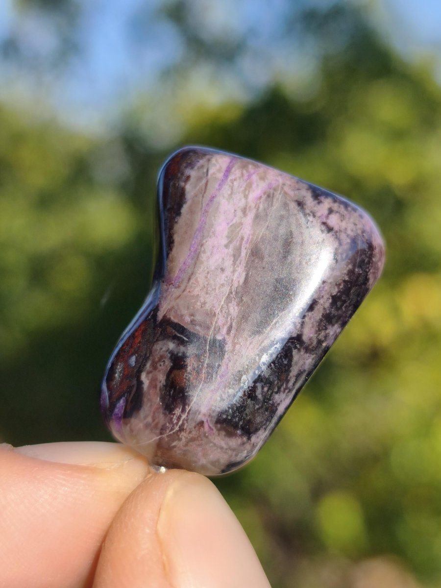 Sugilith / Sugilite Kette inkl. 925 Silberöse lila Edelstein Unikat Ethno Natur Heilstein Rarität Selten Flash Wow Sammler Investition Edel - Art of Nature Berlin