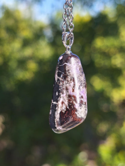Sugilith / Sugilite Kette inkl. 925 Silberöse lila Edelstein Unikat Ethno Natur Heilstein Rarität Selten Flash Wow Sammler Investition Edel - Art of Nature Berlin