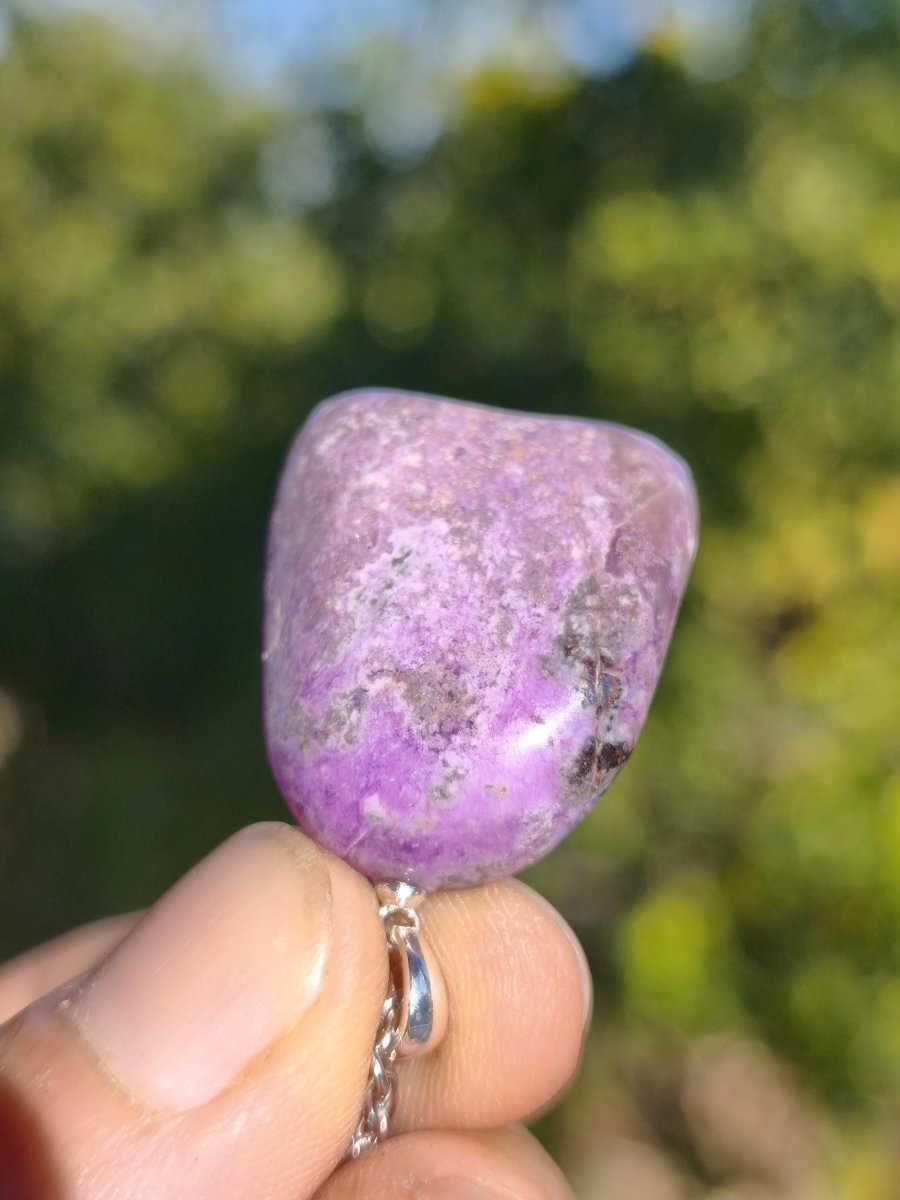 Sugilith / Sugilite Kette inkl. 925 Silberöse lila Edelstein Unikat Ethno Natur Heilstein Rarität Selten Flash Wow Sammler Investition Edel - Art of Nature Berlin