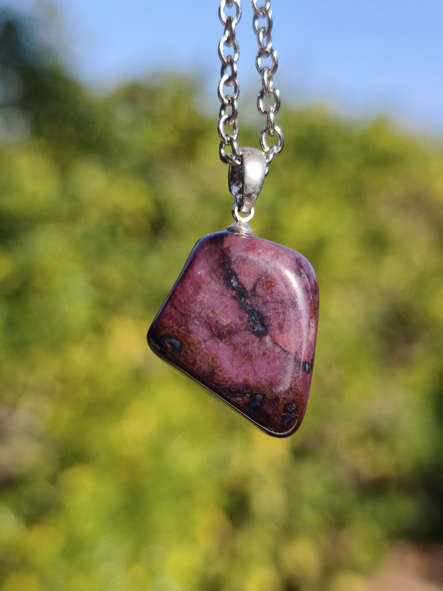 Sugilith / Sugilite Kette inkl. 925 Silberöse lila Edelstein Unikat Ethno Natur Heilstein Rarität Selten Flash Wow Sammler Investition Edel - Art of Nature Berlin