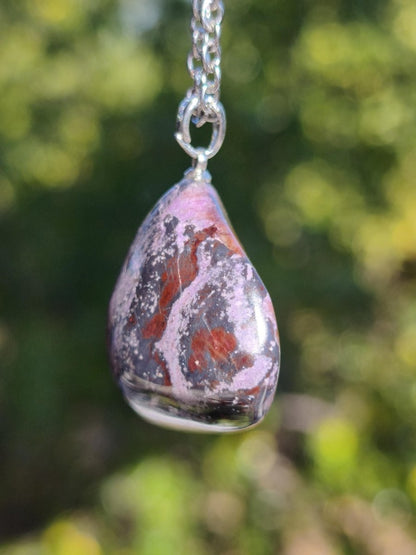 Sugilith / Sugilite Kette inkl. 925 Silberöse lila Edelstein Unikat Ethno Natur Heilstein Rarität Selten Flash Wow Sammler Investition Edel - Art of Nature Berlin