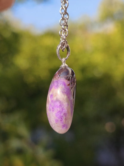 Sugilith / Sugilite Kette inkl. 925 Silberöse lila Edelstein Unikat Ethno Natur Heilstein Rarität Selten Flash Wow Sammler Investition Edel - Art of Nature Berlin