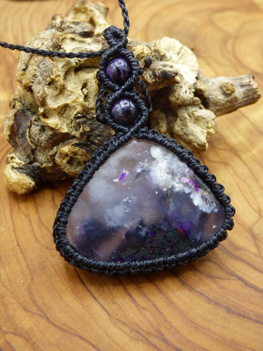 Sugilith / Sugilite ~ Makramee Edelstein Kette ~HIPPIE ~GOA ~Boho ~Ethno ~Nature ~Heilstein ~Flash ~Lila Violett - Art of Nature Berlin