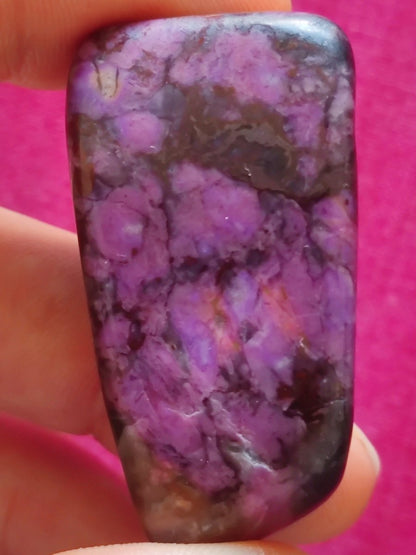 SUGILITH Sugilite Traum Handschmeichler Heilsteine Meditation Therapie Edelstein Deko Trommelstein Kristall Mineral Energie Lila - Art of Nature Berlin