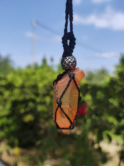 Tangerine Quarz ~ Makramee Edelstein Kette orange Heilstein roh Kristall Geschenk Er Sie Freundin Mann Frau HIPPIE GOA Ethno Natur Vintage - Art of Nature Berlin