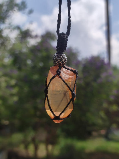 Tangerine Quarz ~ Makramee Edelstein Kette orange Heilstein roh Kristall Geschenk Er Sie Freundin Mann Frau HIPPIE GOA Ethno Natur Vintage - Art of Nature Berlin