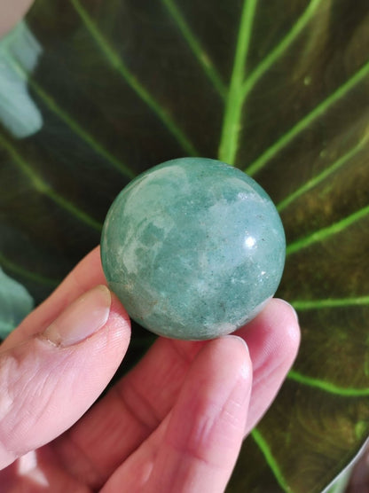 Tanzurine green Emerald Tanzurine Quartz ~ Magische Edelstein Kugel Deko Sphere Crystal Meditation Ethno Heilstein Sammler Rarität Mineral - Art of Nature Berlin