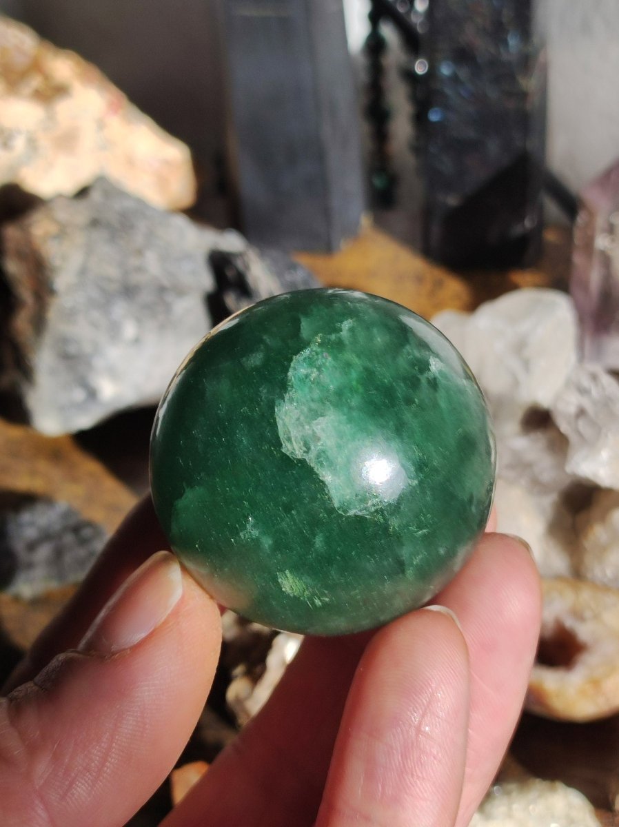 Tanzurine green Emerald Tanzurine Quartz ~ Magische Edelstein Kugel Deko Sphere Crystal Meditation Ethno Heilstein Sammler Rarität Mineral - Art of Nature Berlin