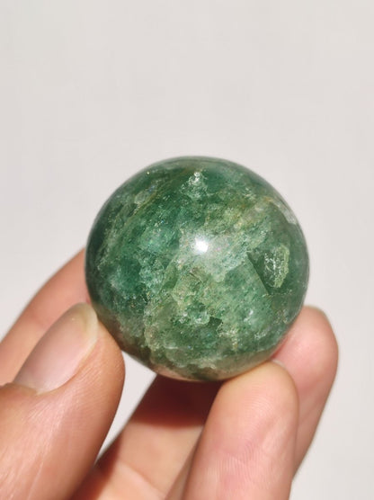 Tanzurine green Emerald Tanzurine Quartz ~ Magische Edelstein Kugel Deko Sphere Crystal Meditation Ethno Heilstein Sammler Rarität Mineral - Art of Nature Berlin