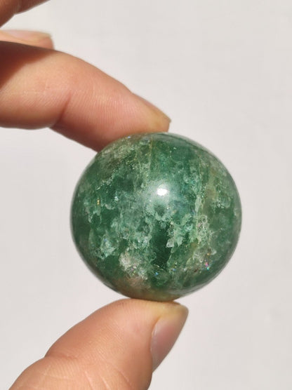 Tanzurine green Emerald Tanzurine Quartz ~ Magische Edelstein Kugel Deko Sphere Crystal Meditation Ethno Heilstein Sammler Rarität Mineral - Art of Nature Berlin