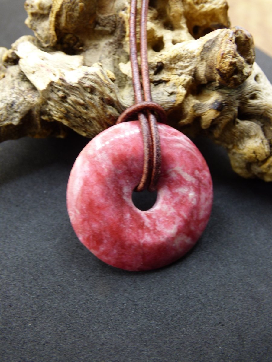 Thulit Donut AAA ~ Edelstein Kette ~ GOA ~ Hippie ~Boho ~Ethno ~Nature ~Heilstein - Art of Nature Berlin