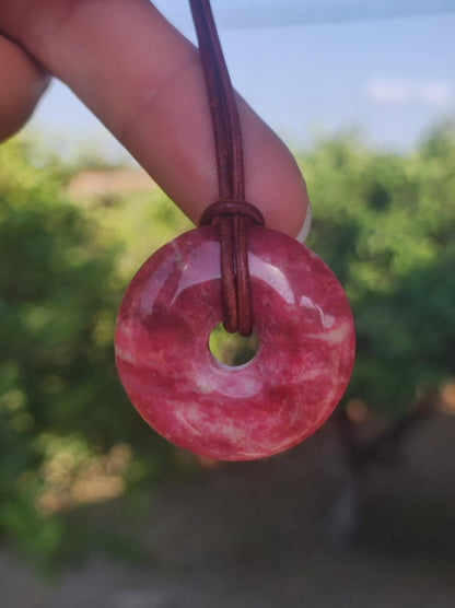 Thulit Donut AAA Edelstein Kette Heilstein Schutzsymbol Mann Frau Glück HIPPIE GOA Boho Tibet Ethno Natur Rarität Geschenk Freundin Unikat - Art of Nature Berlin