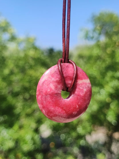 Thulit Donut AAA Edelstein Kette Heilstein Schutzsymbol Mann Frau Glück HIPPIE GOA Boho Tibet Ethno Natur Rarität Geschenk Freundin Unikat - Art of Nature Berlin
