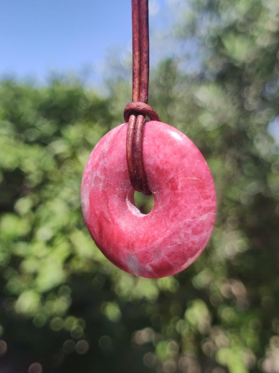 Thulit Donut AAA Edelstein Kette Heilstein Schutzsymbol Mann Frau Glück HIPPIE GOA Boho Tibet Ethno Natur Rarität Geschenk Freundin Unikat - Art of Nature Berlin
