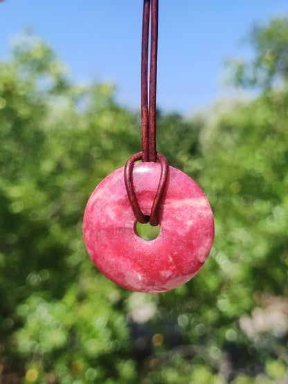 Thulit Donut AAA Edelstein Kette Heilstein Schutzsymbol Mann Frau Glück HIPPIE GOA Boho Tibet Ethno Natur Rarität Geschenk Freundin Unikat - Art of Nature Berlin
