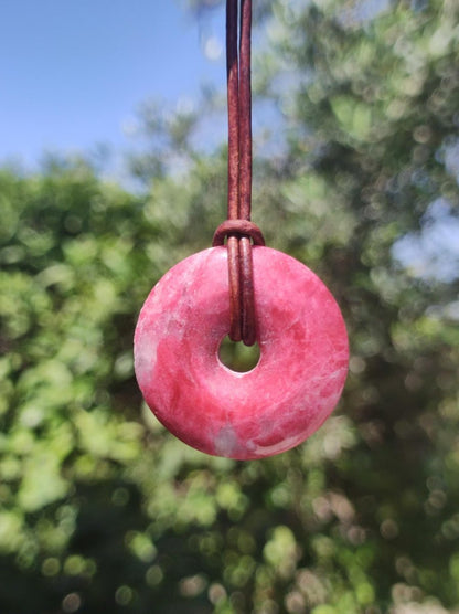 Thulit Donut AAA Edelstein Kette Heilstein Schutzsymbol Mann Frau Glück HIPPIE GOA Boho Tibet Ethno Natur Rarität Geschenk Freundin Unikat - Art of Nature Berlin