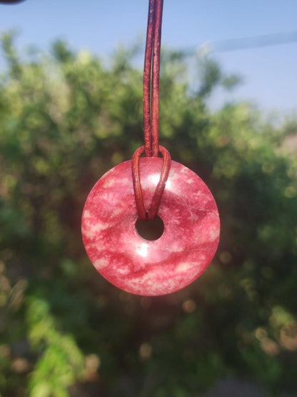 Thulit Donut AAA Edelstein Kette Heilstein Schutzsymbol Mann Frau Glück HIPPIE GOA Boho Tibet Ethno Natur Rarität Geschenk Freundin Unikat - Art of Nature Berlin