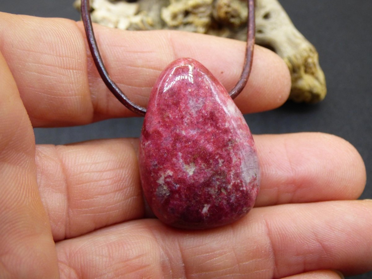 Thulit Edelstein Kette pink rot Natur HIPPIE GOA Boho Heilstein Kristalle Schmuck Anhänger Mann Frau Kind Geschenk Er Sie Bruder Schwester - Art of Nature Berlin