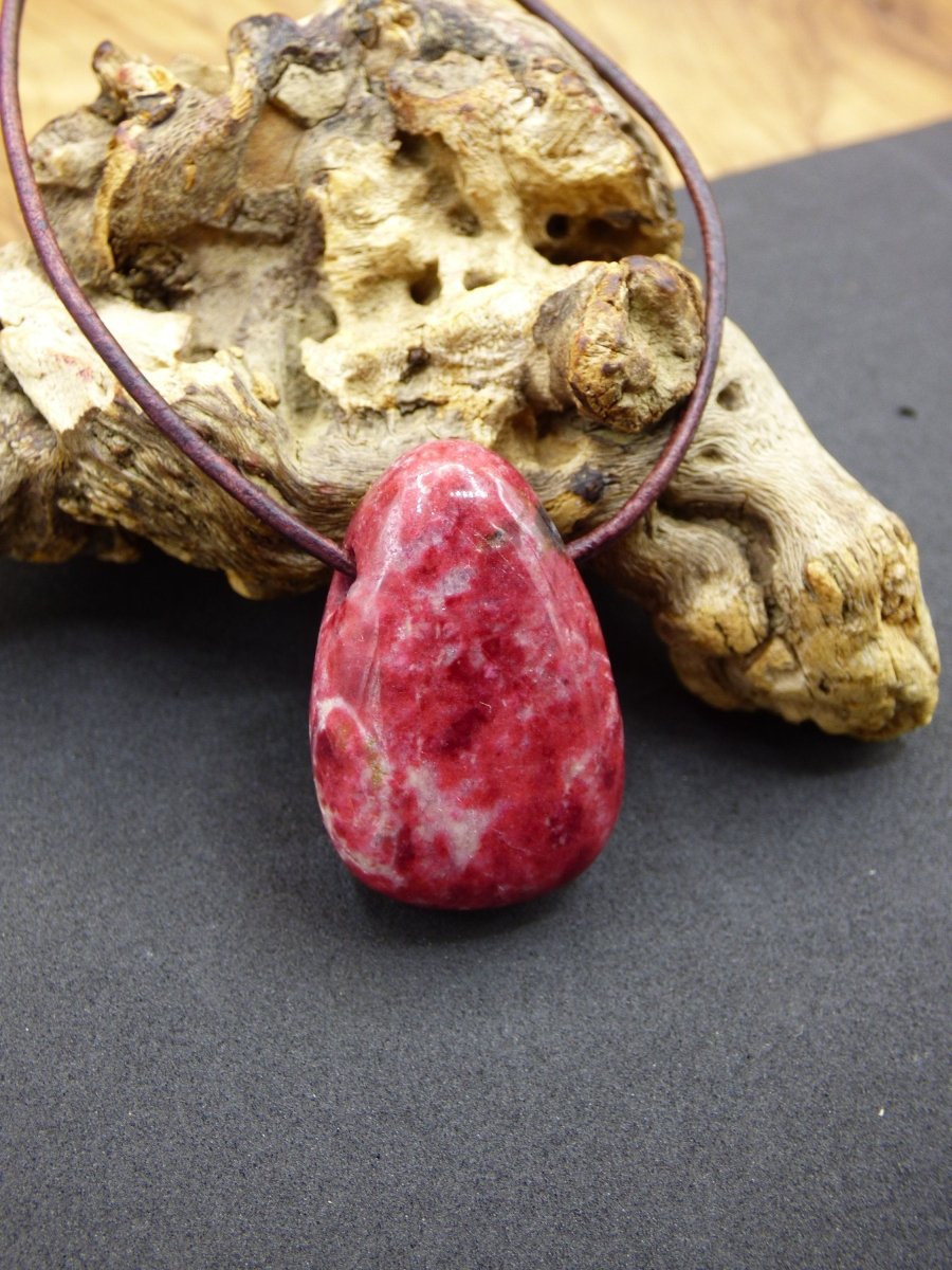 Thulit Edelstein Kette pink rot Natur HIPPIE GOA Boho Heilstein Kristalle Schmuck Anhänger Mann Frau Kind Geschenk Er Sie Bruder Schwester - Art of Nature Berlin