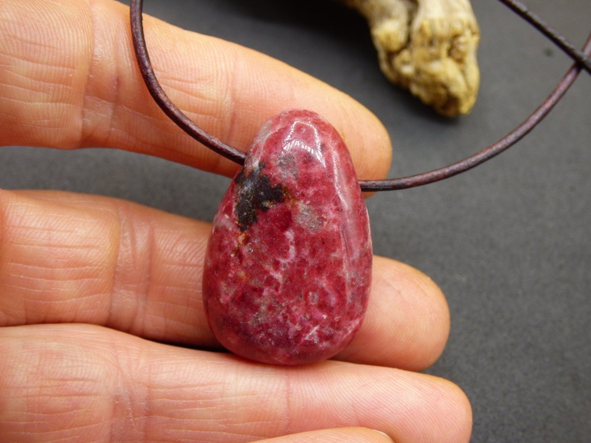 Thulit Edelstein Kette pink rot Natur HIPPIE GOA Boho Heilstein Kristalle Schmuck Anhänger Mann Frau Kind Geschenk Er Sie Bruder Schwester - Art of Nature Berlin