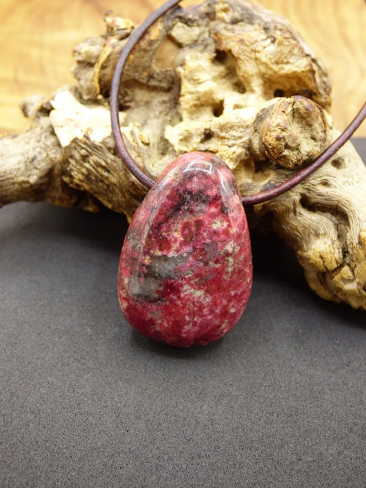 Thulit Edelstein Kette pink rot Natur HIPPIE GOA Boho Heilstein Kristalle Schmuck Anhänger Mann Frau Kind Geschenk Er Sie Bruder Schwester - Art of Nature Berlin