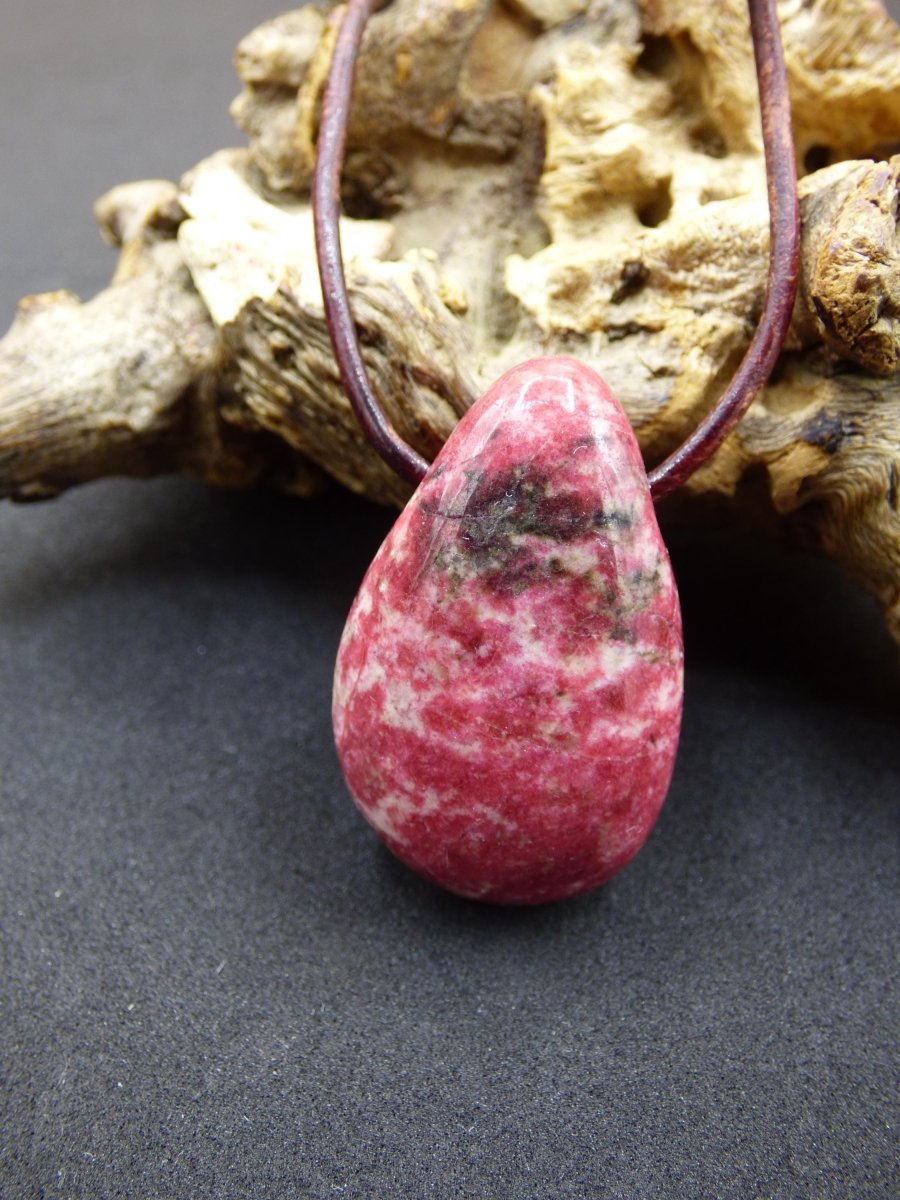 Thulit Edelstein Kette pink rot Natur HIPPIE GOA Boho Heilstein Kristalle Schmuck Anhänger Mann Frau Kind Geschenk Er Sie Bruder Schwester - Art of Nature Berlin