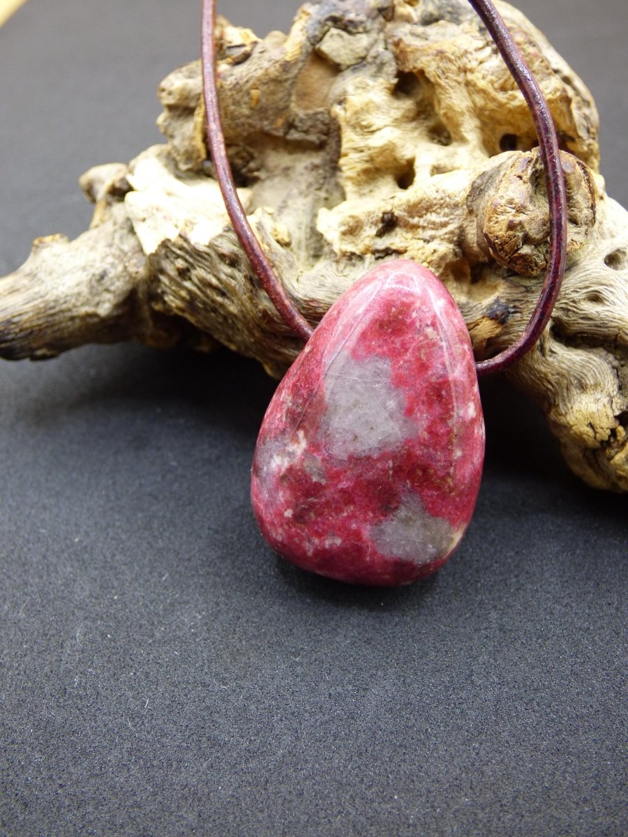 Thulit Edelstein Kette pink rot Natur HIPPIE GOA Boho Heilstein Kristalle Schmuck Anhänger Mann Frau Kind Geschenk Er Sie Bruder Schwester - Art of Nature Berlin