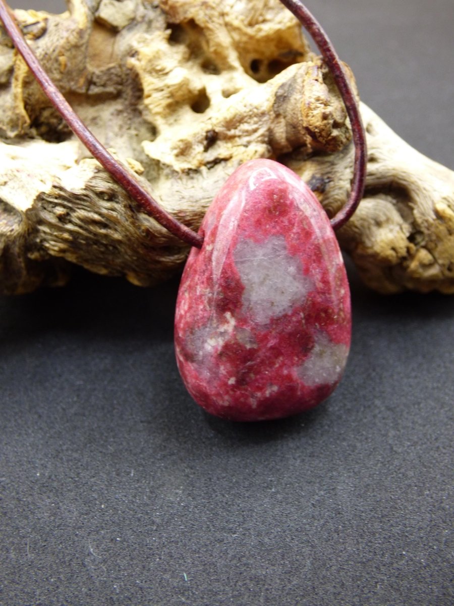 Thulit Edelstein Kette pink rot Natur HIPPIE GOA Boho Heilstein Kristalle Schmuck Anhänger Mann Frau Kind Geschenk Er Sie Bruder Schwester - Art of Nature Berlin
