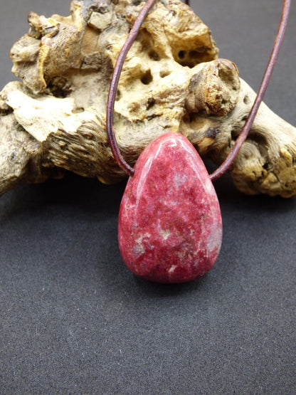 Thulit Edelstein Kette pink rot Natur HIPPIE GOA Boho Heilstein Kristalle Schmuck Anhänger Mann Frau Kind Geschenk Er Sie Bruder Schwester - Art of Nature Berlin