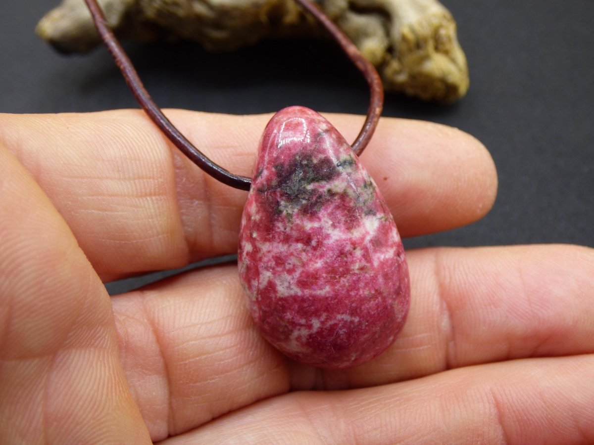 Thulit Edelstein Kette pink rot Natur HIPPIE GOA Boho Heilstein Kristalle Schmuck Anhänger Mann Frau Kind Geschenk Er Sie Bruder Schwester - Art of Nature Berlin