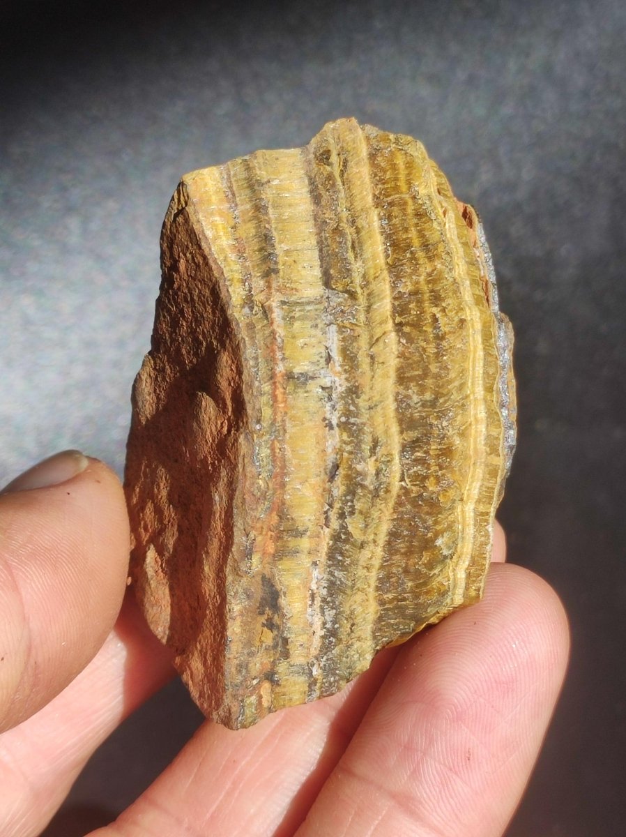 Tigerauge braun roh Sammler Stufe Rarität Edelstein Deko Kristall Heilstein Mineral Kollektion Energie Natur Meditation HIPPIE - Art of Nature Berlin