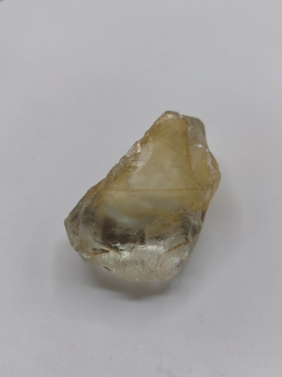 Topas Rohkristall Ukraine | Klarer Edelstein mit goldgelben Einschlüssen | Natürliches Mineralien Honigfarbener Topas Kristall Unikat - Art of Nature Berlin