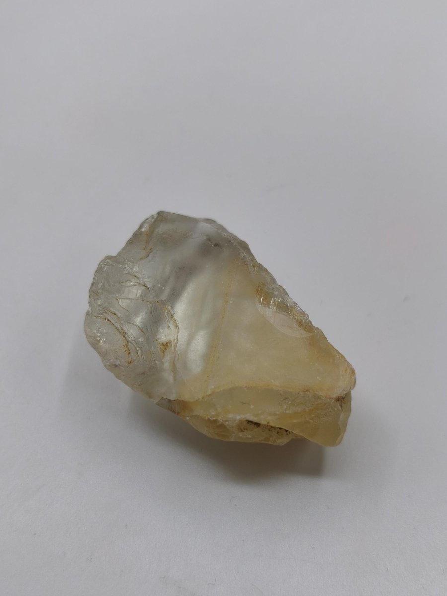 Topas Rohkristall Ukraine | Klarer Edelstein mit goldgelben Einschlüssen | Natürliches Mineralien Honigfarbener Topas Kristall Unikat - Art of Nature Berlin