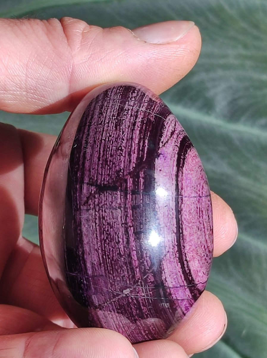 Traumhaftes Sugilith Ei ~ 680ct ~ Sugilite Egg Edelstein Deko Kristall Meditation Energie Heilstein Rarität Selten Sammler Investition Wert - Art of Nature Berlin