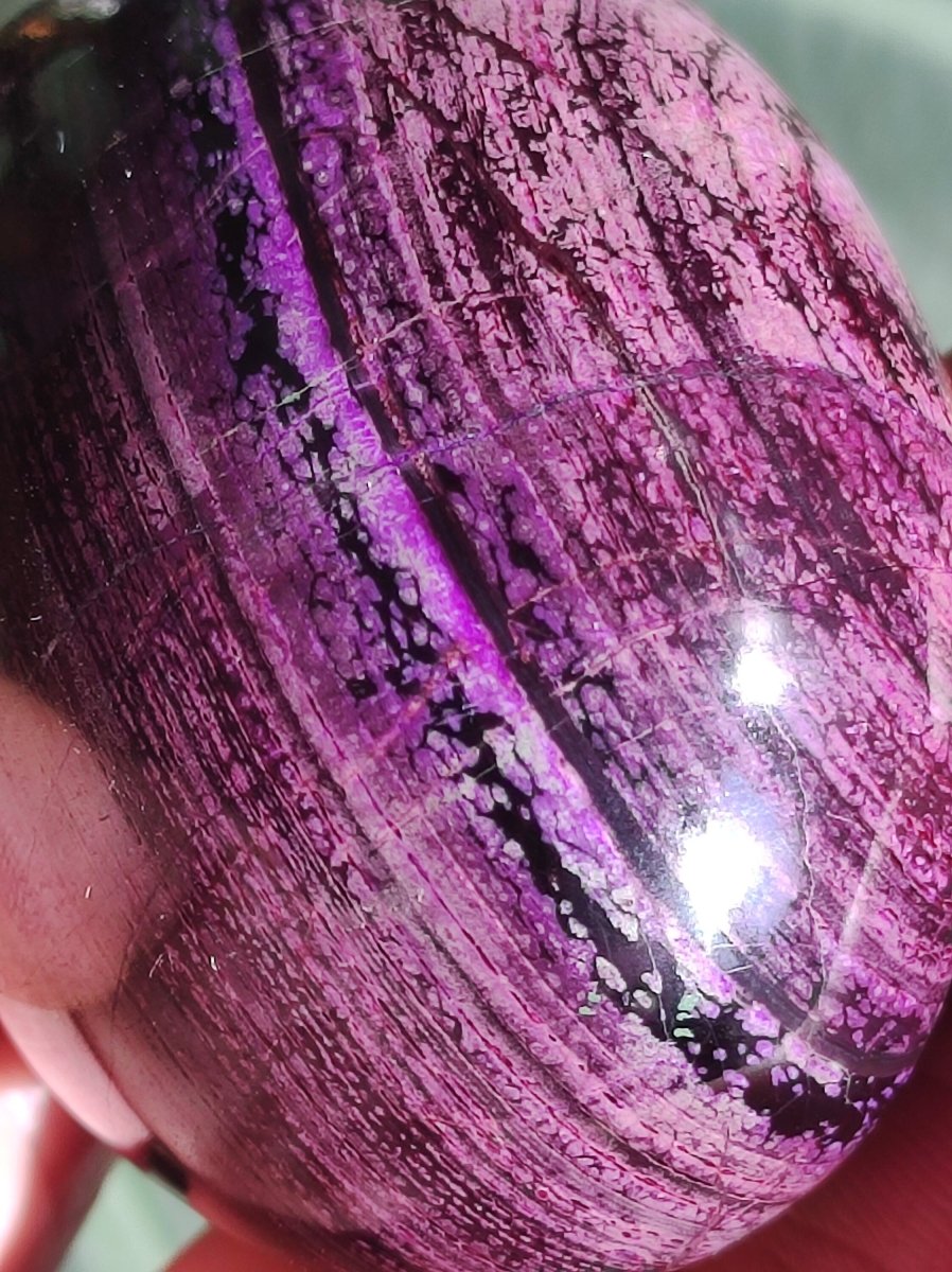 Traumhaftes Sugilith Ei ~ 680ct ~ Sugilite Egg Edelstein Deko Kristall Meditation Energie Heilstein Rarität Selten Sammler Investition Wert - Art of Nature Berlin