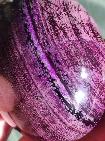 Traumhaftes Sugilith Ei ~ 680ct ~ Sugilite Egg Edelstein Deko Kristall Meditation Energie Heilstein Rarität Selten Sammler Investition Wert - Art of Nature Berlin