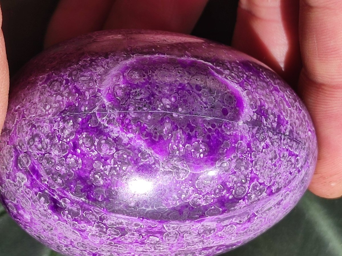 Traumhaftes Sugilith Ei ~ 750ct ~ Sugilite Egg Edelstein Deko Kristall Meditation Energie Heilstein Rarität Selten Sammler Investition - Art of Nature Berlin