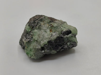 Tsavorit Kristall aus Merelani Tansania | Grüner Granat Rohkristall | Natürlicher Chrom Grossular | Sammler Mineralien roh - Art of Nature Berlin