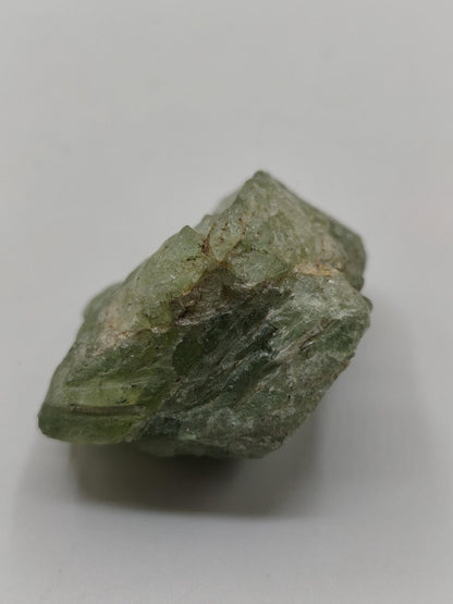 Tsavorit Kristall aus Merelani Tansania | Grüner Granat Rohkristall | Natürlicher Chrom Grossular | Sammler Mineralien roh - Art of Nature Berlin