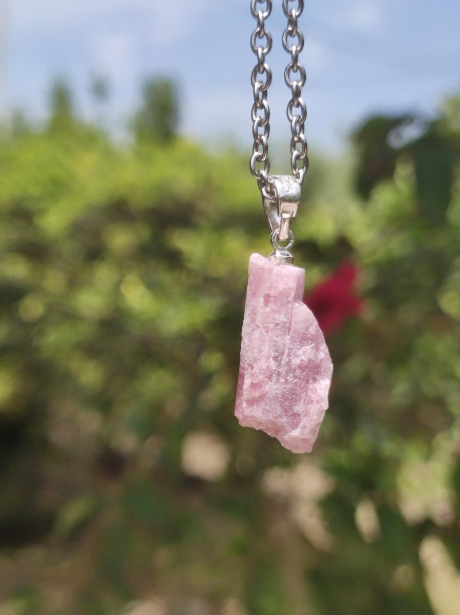Turmalin pink / rosa + 925 Sterling Silber Öse - Edelstein Kette Anhänger Natur Heilstein Kristall Geschenk Mann Frau Mutter Er Sie Freundin - Art of Nature Berlin