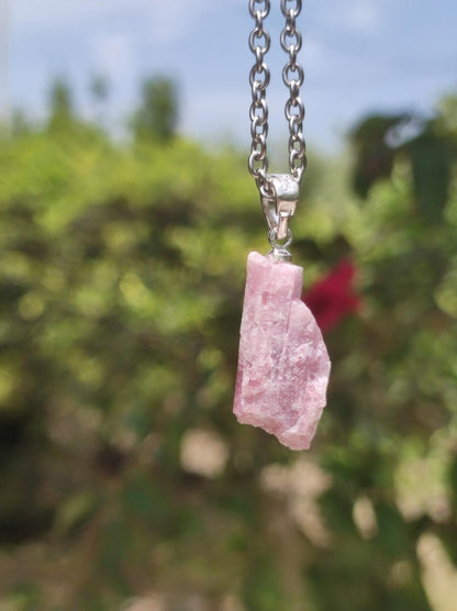 Turmalin pink / rosa + 925 Sterling Silber Öse - Edelstein Kette Anhänger Natur Heilstein Kristall Geschenk Mann Frau Mutter Er Sie Freundin - Art of Nature Berlin